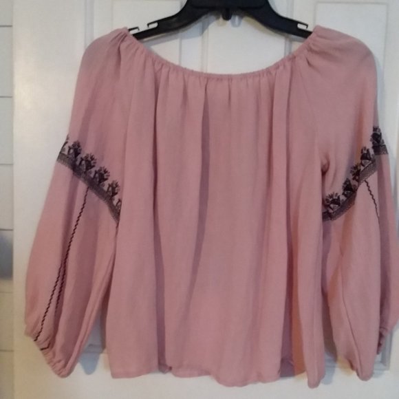 Pink embroidered peasant top sz L - Picture 4 of 5